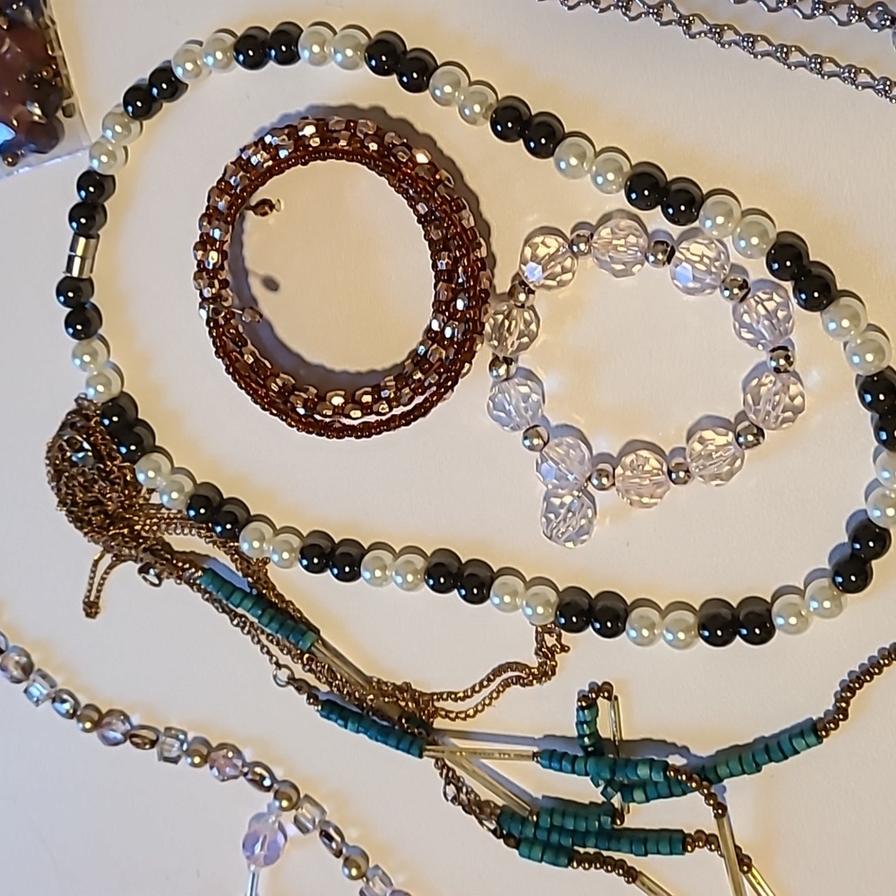 Jewlery and Craft Beads Bundle, Beads, and Necklaces - Picture 3 of 16